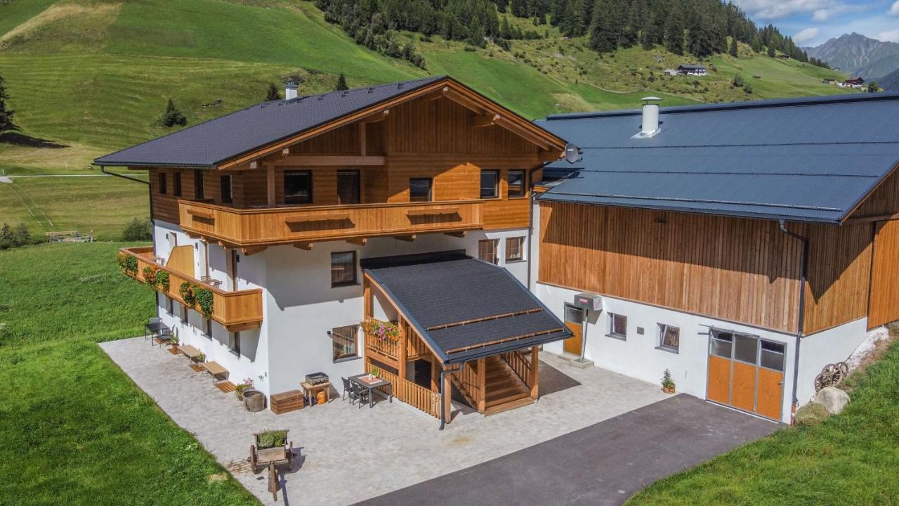 Nedererhof - Zimmer Enzian Mit Gemeinschaftskueche Schmirn Exterior foto