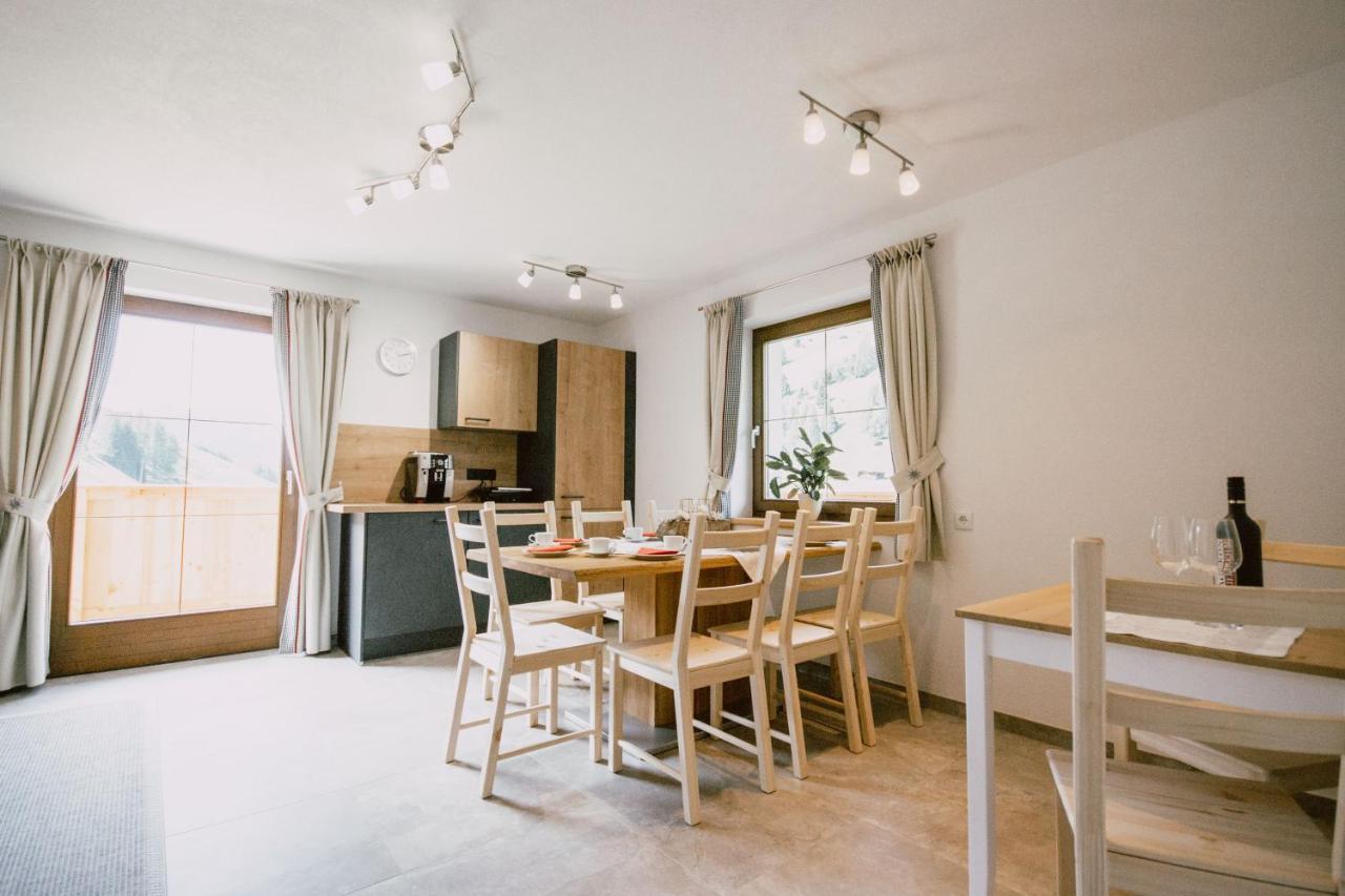 Nedererhof - Zimmer Enzian Mit Gemeinschaftskueche Schmirn Exterior foto