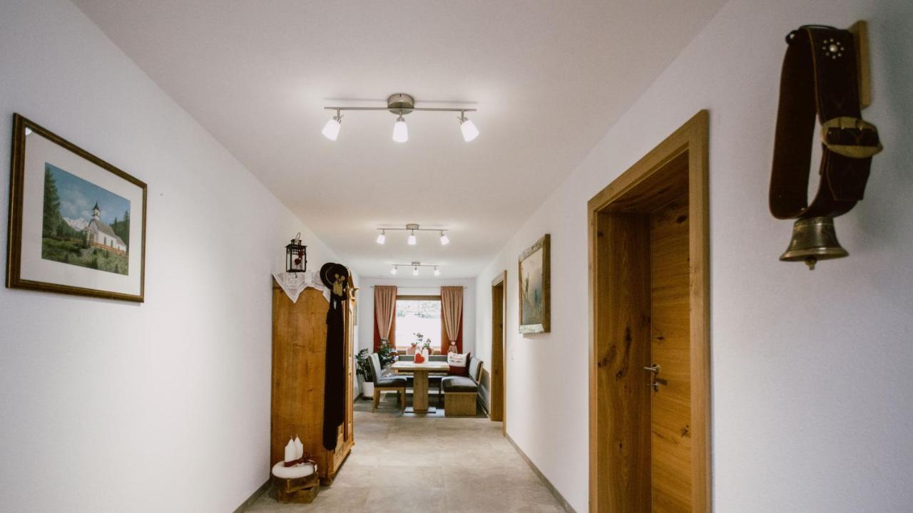 Nedererhof - Zimmer Enzian Mit Gemeinschaftskueche Schmirn Exterior foto
